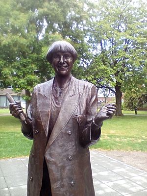 Victoria Wood's Statue