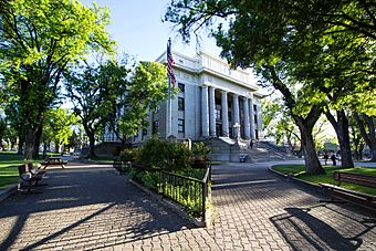 Yavapai County Courthouse (Fall 2017).jpg