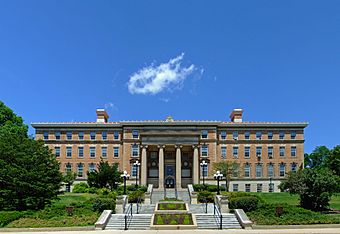 Agriculture Hall Madison.jpg