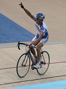 Boonen Roubaix 2009 1 (cropped)