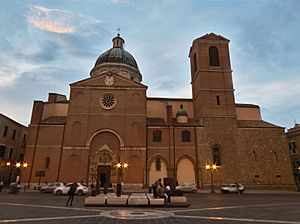 Cattedrale-di-San-Tommaso-al-crepuscolo