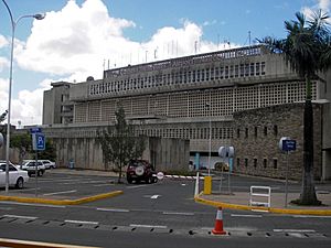 JomoKenyattaAirportNairobi.jpg