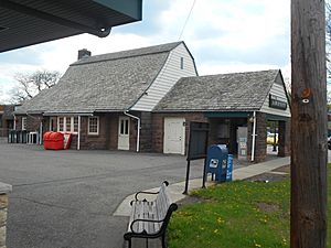 Radburn Station - May 2014.jpg