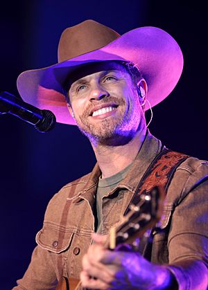 Dustin Lynch by Gage Skidmore.jpg