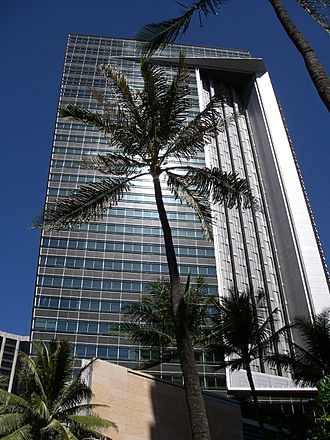 First Hawaiian Center Tower in Honolulu, Hawaii USA.jpg