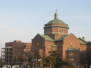 Hopital Sacre Coeur Mtl.JPG