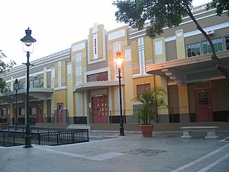 Plaza del Mercado Isabel II in Ponce, PR (IMG 2684).jpg