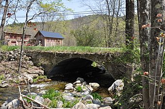 TownshendVT SimpsonvilleStoneArchBridgeUpstreamSide.jpg