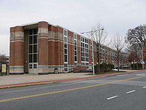 Udel - Trabant center1