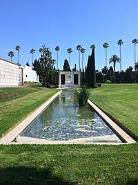 Douglas Fairbanks Jr. Grave