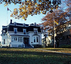 Old Manse Library