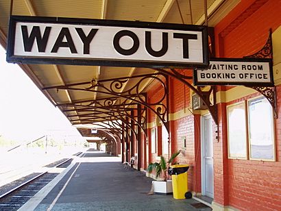 Parkes Railway Station.jpg