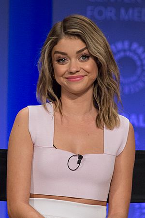 Sarah Hyland at 2015 PaleyFest.jpg