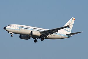 Tarom Romania Boeing 737-700 YR-BGG (42346425181)