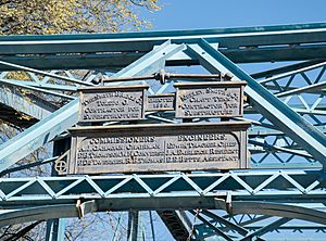 Walnut Street Bridge 03