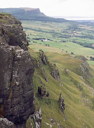 Castle-rock-derry.jpg