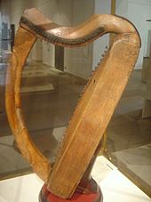 Celtic harp dsc05425