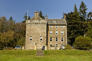 Culcreuch Castle 2 (14155481752)