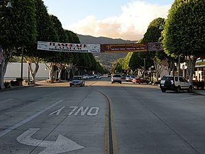 Downtown-glendora-with-morris-fire-smoke