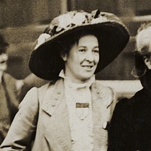 Edith How-Martyn, c.1914. (22935202271) (cropped).jpg