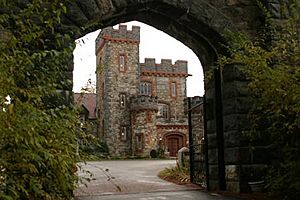 Searles Castle Gate.jpg