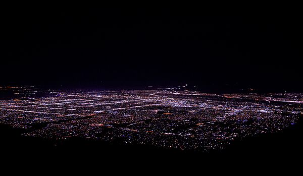 Albuquerque-nighttime-cityscape-from-Sandia-Crest