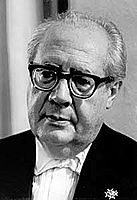 Andrés Segovia (1963) by Erling Mandelmann.jpg