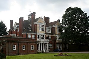 Loughton Hall-geograph.org.uk-1226307