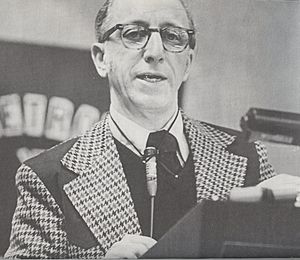 Ralph Baer addresses a conference