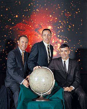 The Actual Apollo 13 Prime Crew - GPN-2000-001167