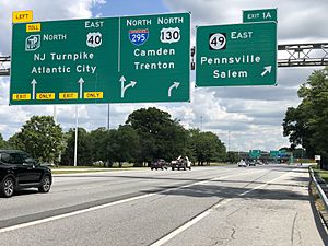 2020-07-09 14 49 20 View north along Interstate 295 and east along U.S. Route 40 at Exit 1A (New Jersey State Route 49 EAST, Pennsville, Salem) in Pennsville Township, Salem County, New Jersey