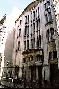 Guimard-4eme-artnouveau-10-rue-pavee-synagogue