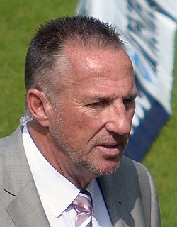 Ian Botham headshot.jpg