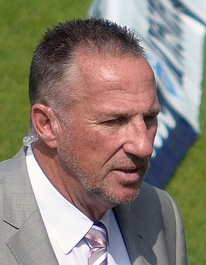 Ian Botham headshot.jpg