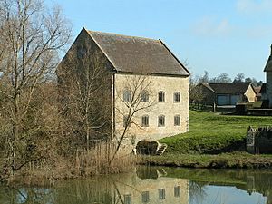 King's Mill, Nr. Marnhull - geograph.org.uk - 371390