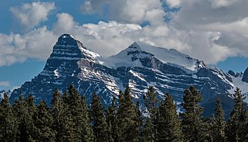 Mount Chephren and White Pyramid.jpg