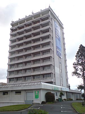 Penrose business plaza, an office skyscraper in the area, a local landmark – it towers over most of the lower buildings of the area