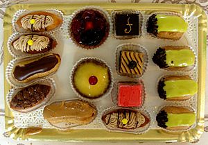 Petits Fours 283819318