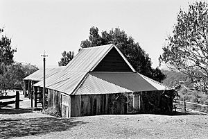 Slab Hut Farm (1991).jpg