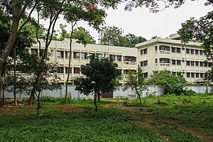 Teachers' dormitory, University of Chittagong (01)