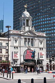 Victoria palace theatre london