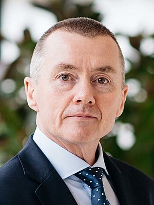 Willie Walsh (cropped).jpg