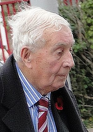 Doug Ellis, 2014 (cropped).jpg