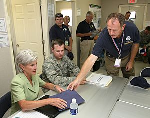 FEMA - 31226 - Governor Sebelius meets with FEMA Regional Admin. Hainje