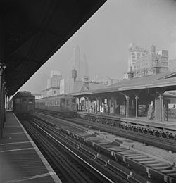 Looking south on Third Avenue from the 59th Street 8d22163v.jpg