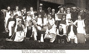 Ruskin-Hall-students