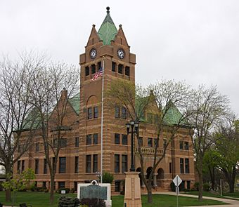 WasecaCountyCourthouse.jpg