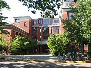 Willamette-Hall-UO