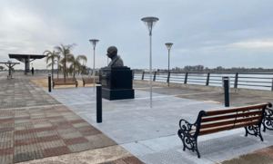 Busto Ghandi Costanera de Asunción