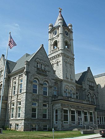 Old-Ozaukee-Courthouse Jul-09.jpg